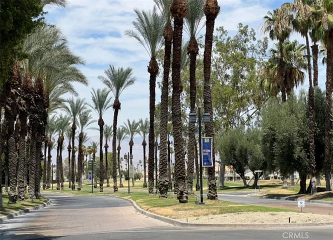 696 Vista Lago Circle N, Palm Desert, California 92211
