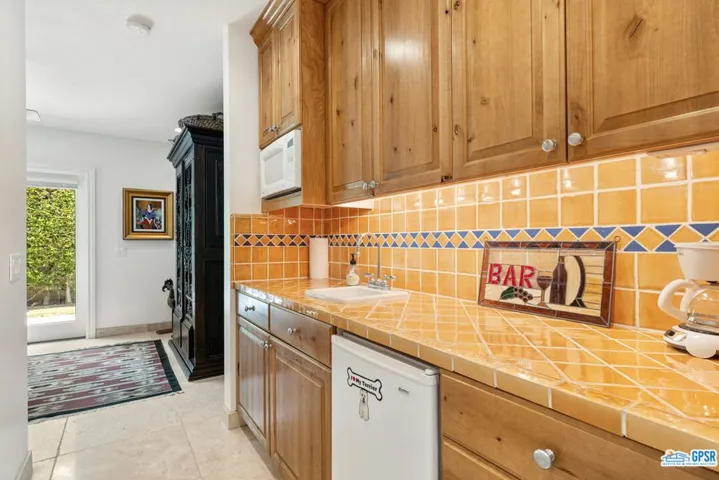 Guest Room #1 Kitchenette