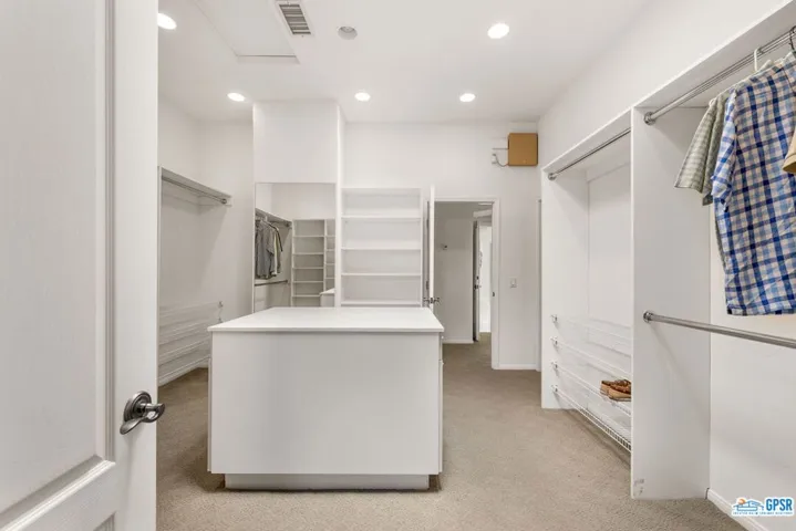 Master walk in Closet
