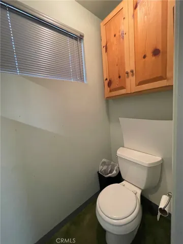 1/4 bath in garage