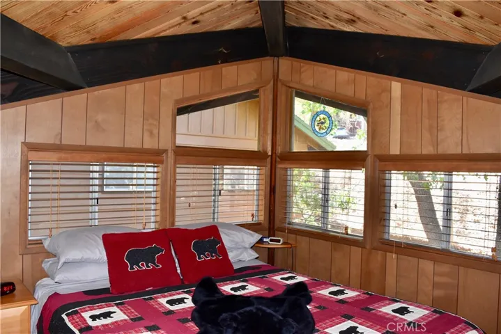 Huge loft bedroom with vaulted ceilings!
