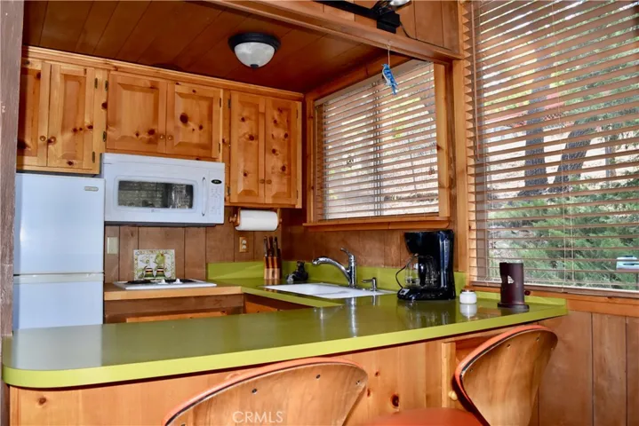 Convenient breakfast bar!