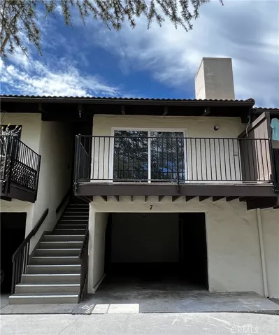 864 Highland Drive 7, Santa Barbara, California 93109