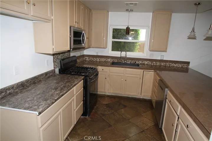 68170 Galardo Road, Cathedral City, California 92234