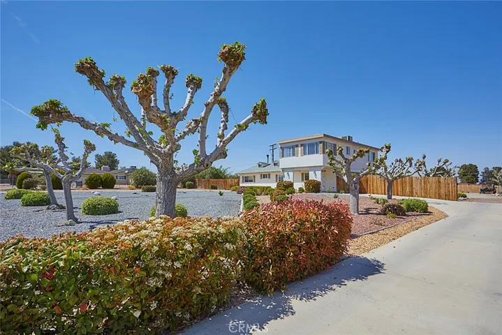 14140 Luna Road, Victorville, California 92392