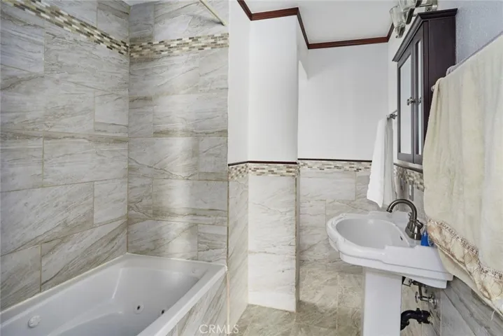 14140 Luna Road, Victorville, California 92392