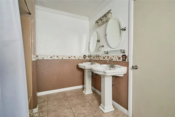 14140 Luna Road, Victorville, California 92392