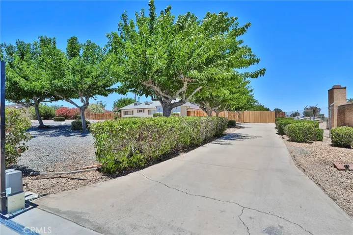 14140 Luna Road, Victorville, California 92392