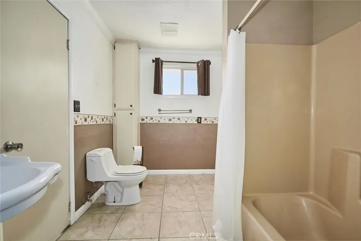 14140 Luna Road, Victorville, California 92392