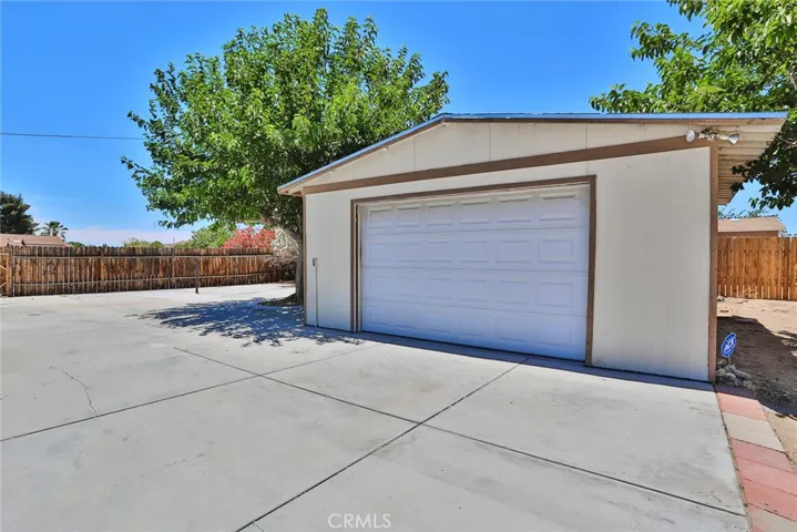 14140 Luna Road, Victorville, California 92392