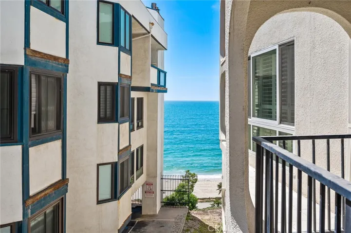 565 Esplanade 112, Redondo Beach, California 90277