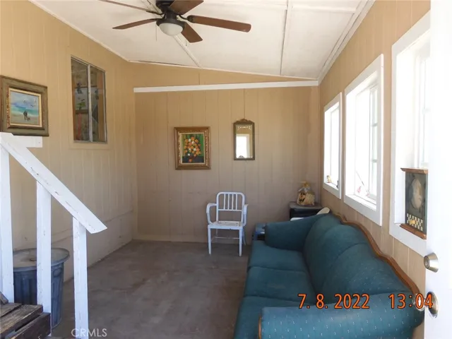 Added room, fully enclosed patio or makes a great sitting room or use for dining area