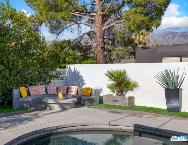 Built-in seating around firepit