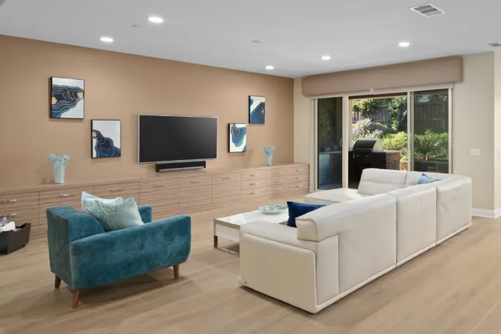 698 Normandy, Encinitas, California 92024