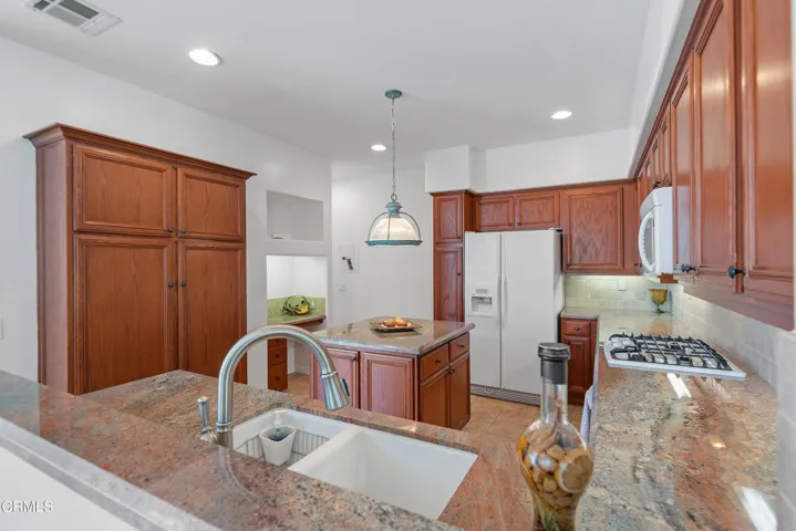 842 Calle Los GAtos MLS-15