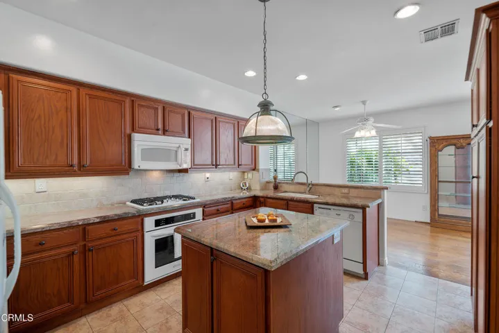 842 Calle Los GAtos MLS-16