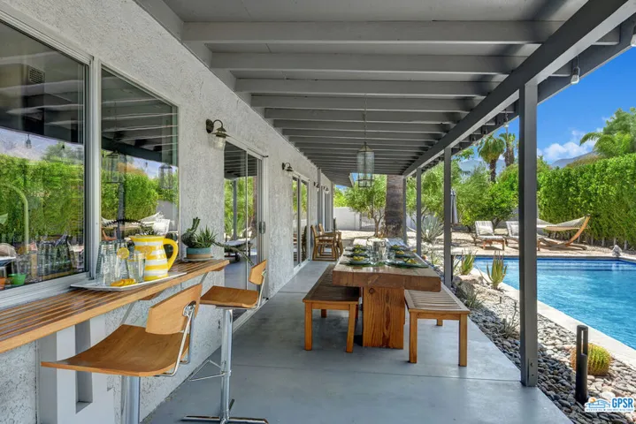 207 N Saturmino Drive, Palm Springs, California 92262