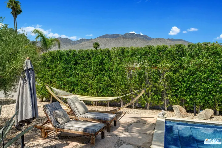 207 N Saturmino Drive, Palm Springs, California 92262