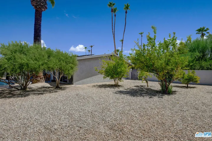207 N Saturmino Drive, Palm Springs, California 92262
