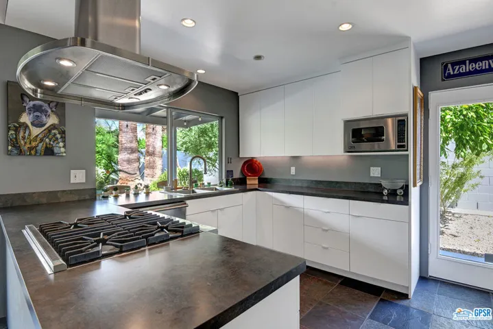 207 N Saturmino Drive, Palm Springs, California 92262