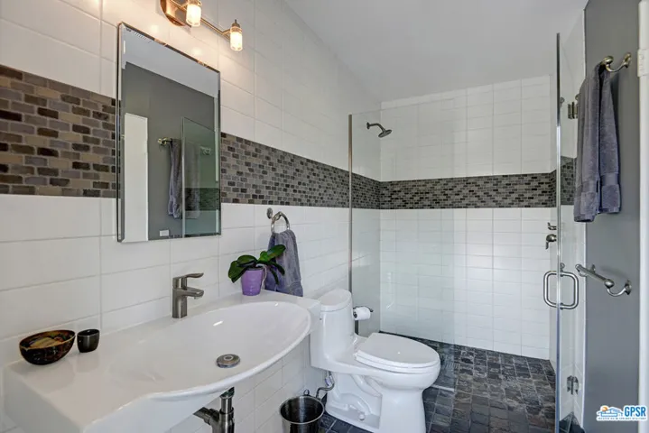 207 N Saturmino Drive, Palm Springs, California 92262