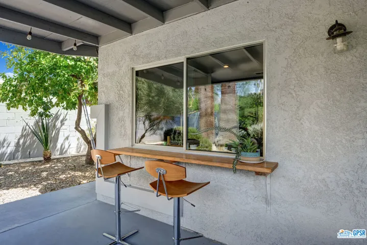 207 N Saturmino Drive, Palm Springs, California 92262