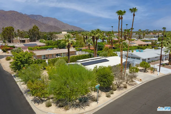 207 N Saturmino Drive, Palm Springs, California 92262