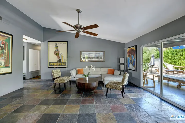 207 N Saturmino Drive, Palm Springs, California 92262