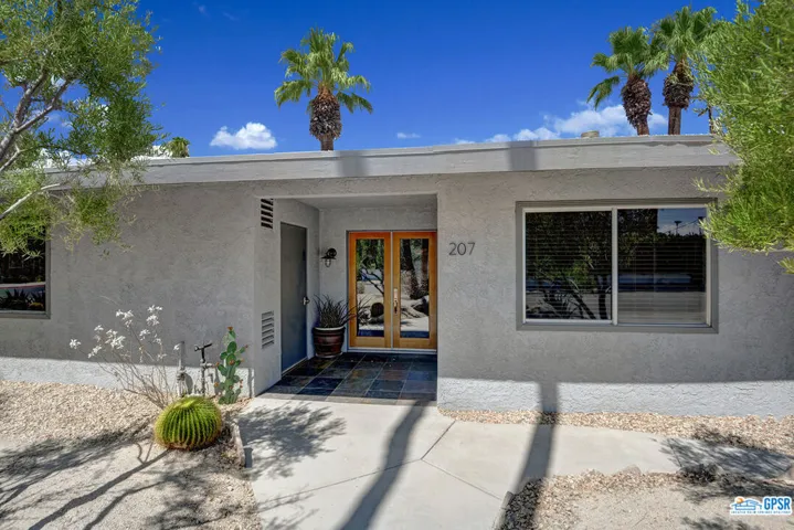 207 N Saturmino Drive, Palm Springs, California 92262