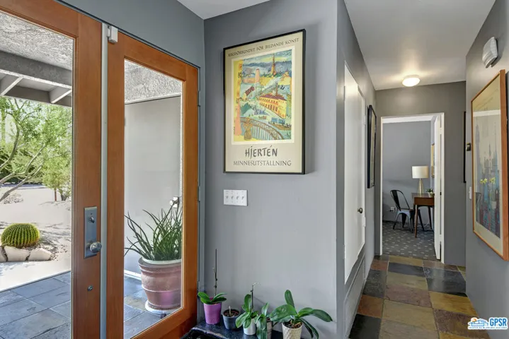 207 N Saturmino Drive, Palm Springs, California 92262