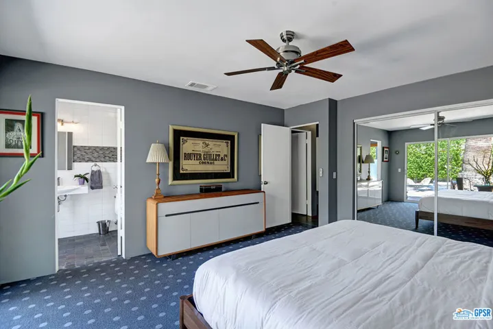 207 N Saturmino Drive, Palm Springs, California 92262