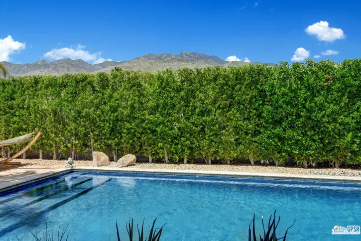 207 N Saturmino Drive, Palm Springs, California 92262