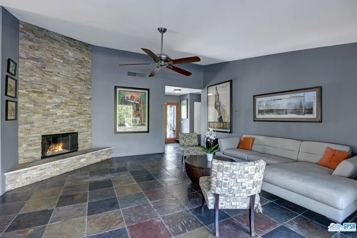 207 N Saturmino Drive, Palm Springs, California 92262