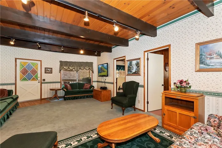 341 Birchwood Drive, Lake Arrowhead, California 92352