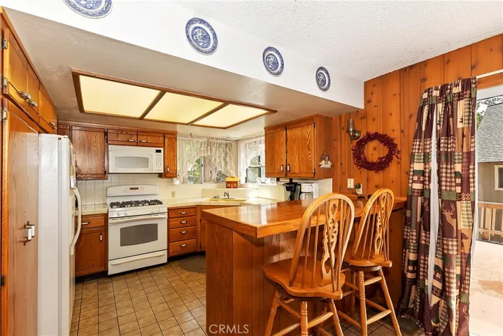 341 Birchwood Drive, Lake Arrowhead, California 92352