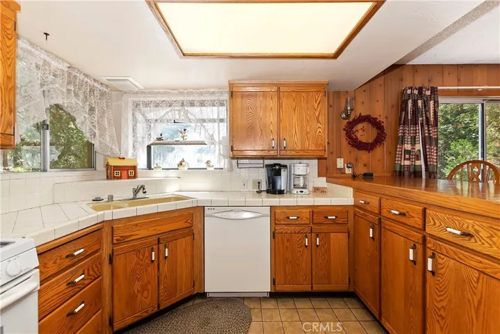 341 Birchwood Drive, Lake Arrowhead, California 92352