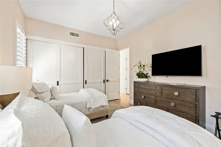 Guest bedroom