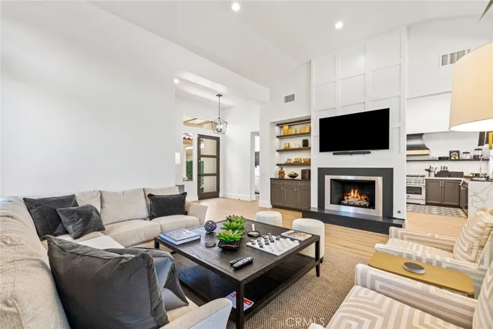 911 Deer Haven Circle, Palm Desert, California 92211