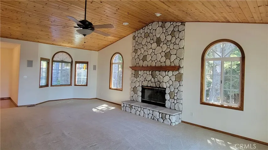 Spacious bright living room