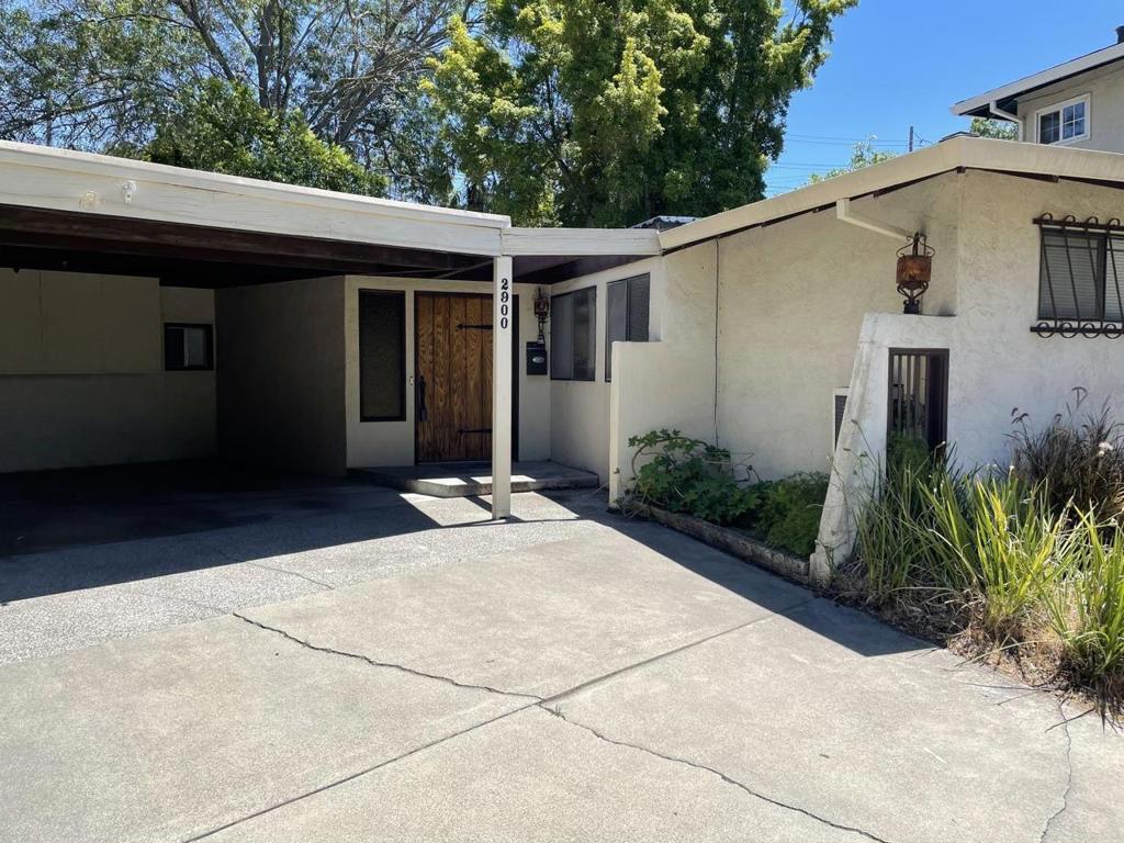 2900 Miles Drive, California home-pic-1