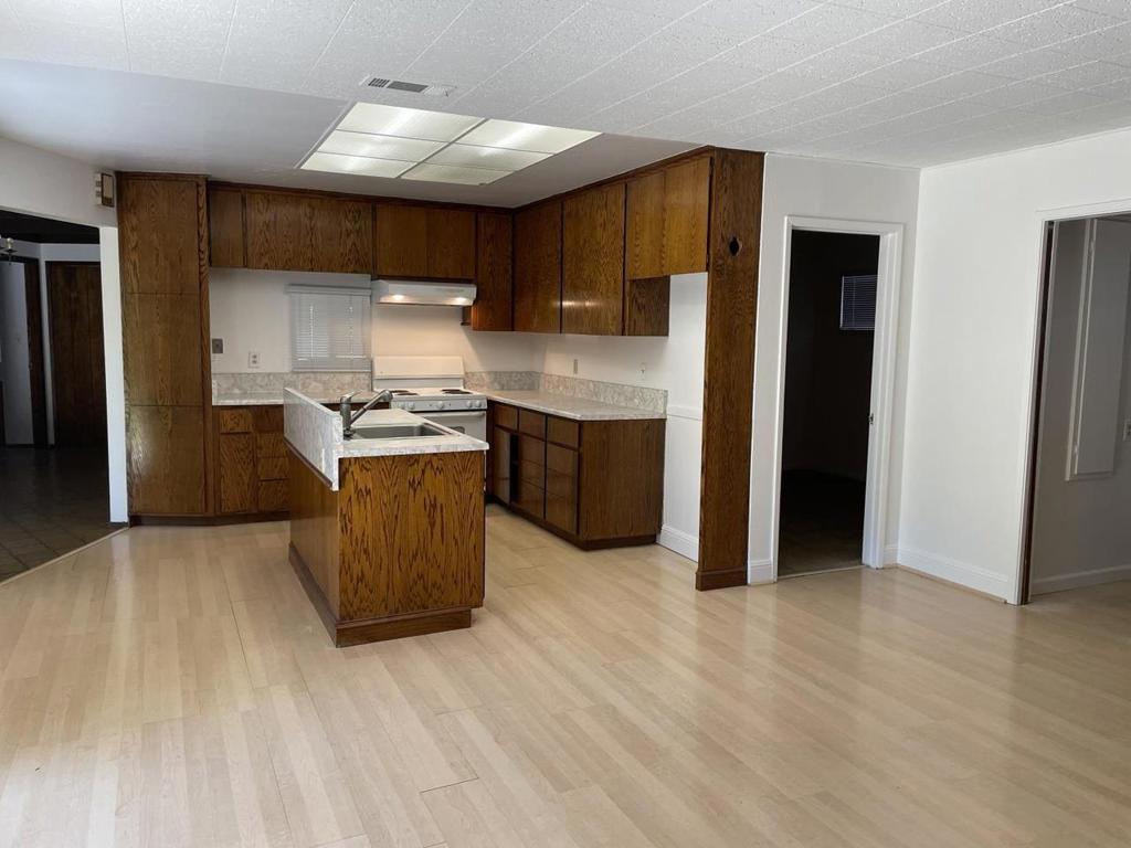 2900 Miles Drive, California home-pic-3