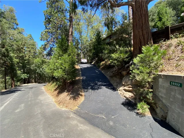 24992 Valle Drive, Crestline, California 92325