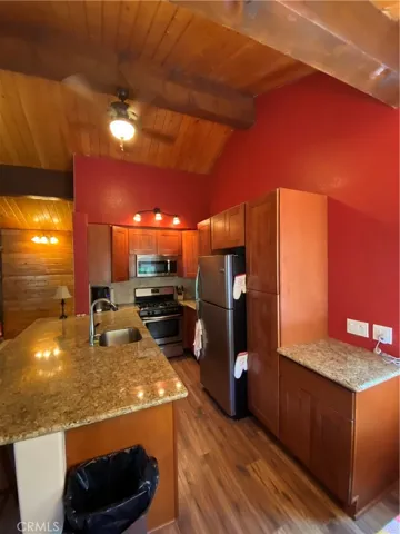 24992 Valle Drive, Crestline, California 92325