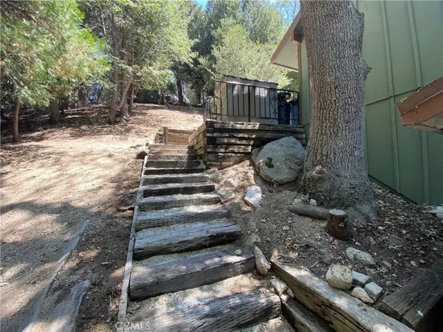 24992 Valle Drive, Crestline, California 92325