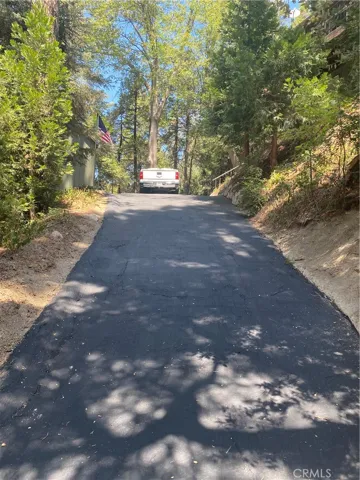 24992 Valle Drive, Crestline, California 92325
