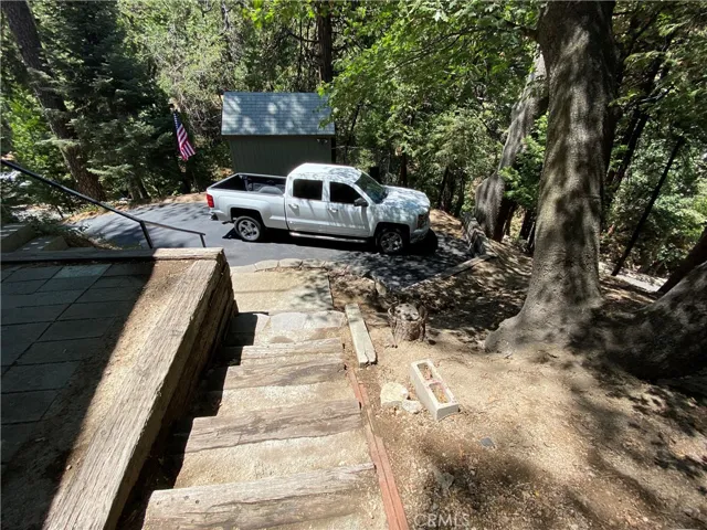 24992 Valle Drive, Crestline, California 92325