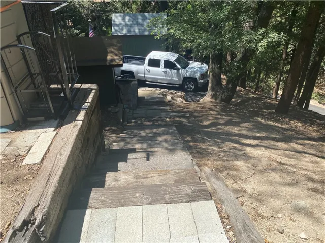 24992 Valle Drive, Crestline, California 92325