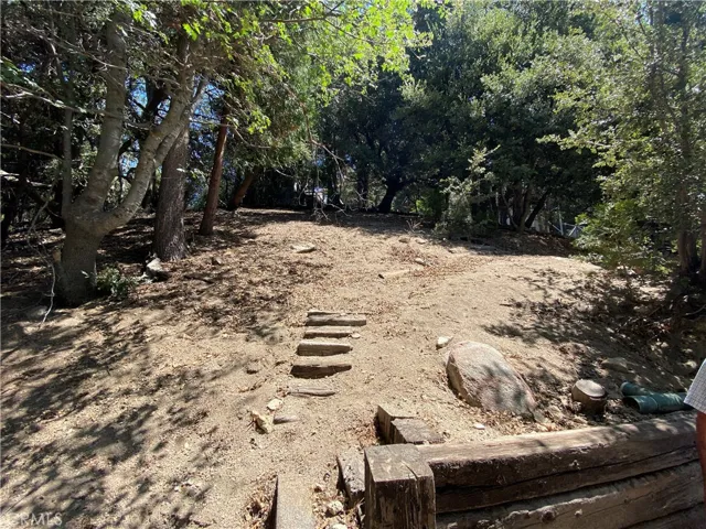 24992 Valle Drive, Crestline, California 92325
