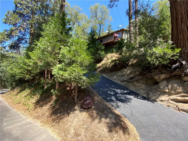 24992 Valle Drive, Crestline, California 92325