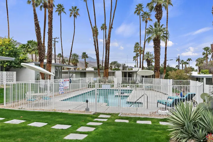 029_Community Pool